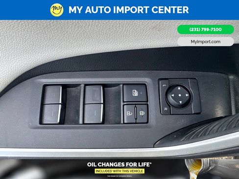Used 2023 Toyota RAV4 Limited AWD/4WD image 12