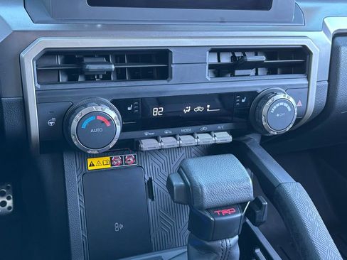 Used 2024 Toyota Tacoma TRD Sport image 21