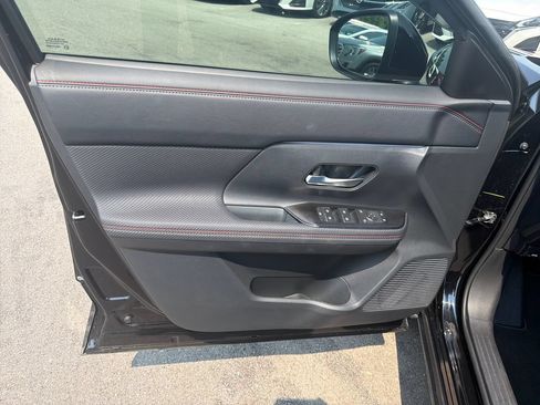Certified 2026 Nissan Kicks SR w/ Cold Weather Package FWD image 10