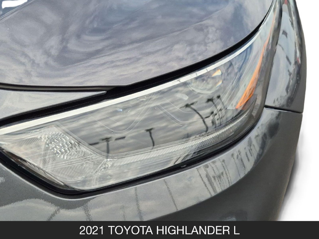 Used 2021 Toyota Highlander L FWD image 10