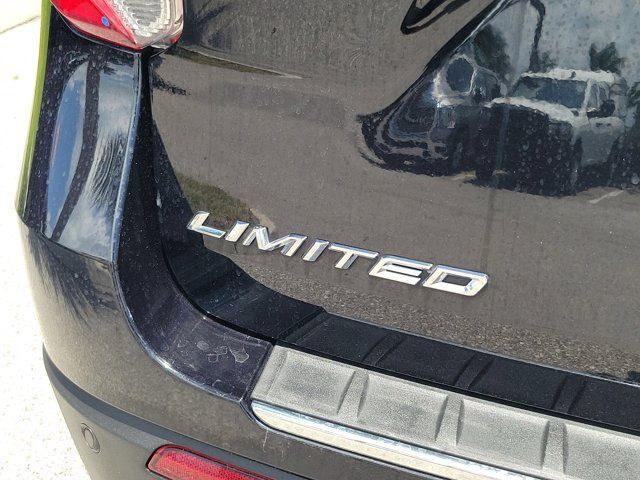 Used 2023 Ford Explorer Limited w/ Equipment Group 301A RWD image 14