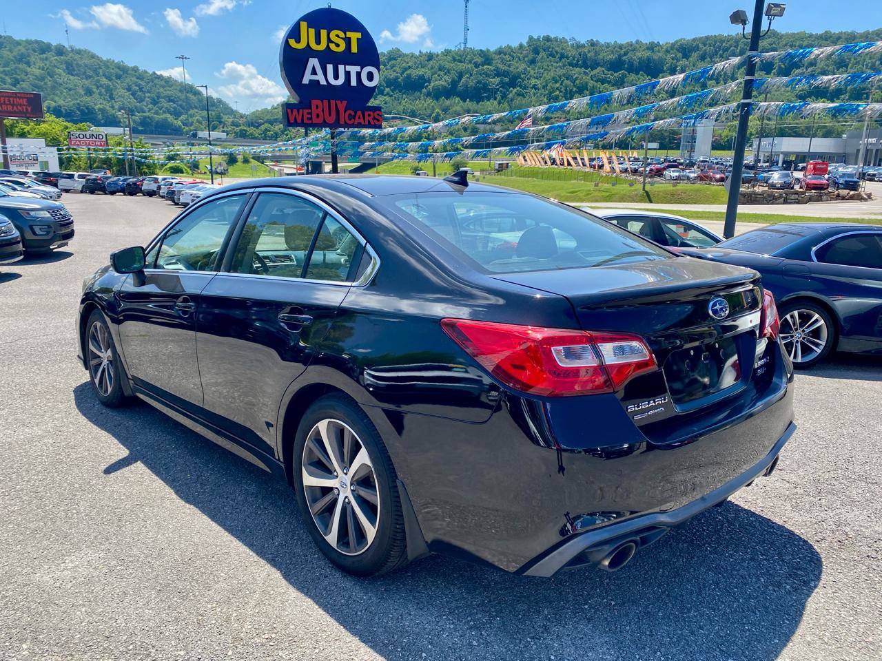 Used 2018 Subaru Legacy 3.6R Limited AWD/4WD image 5