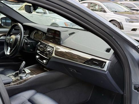 Used 2018 BMW 530i w/ Premium Package image 20