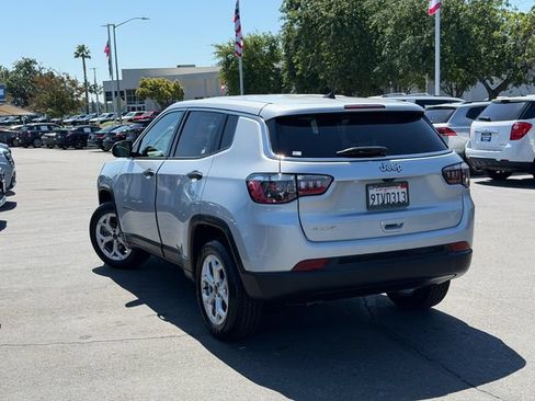 Used 2025 Jeep Compass Sport AWD/4WD image 9