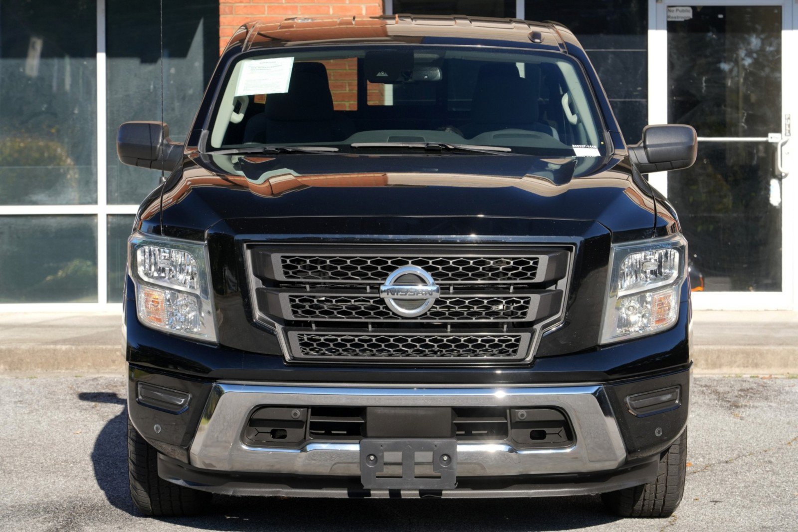 Used 2021 Nissan Titan SV w/ SV Convenience Package RWD image 33