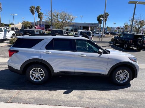 New 2026 Ford Explorer Active RWD image 9