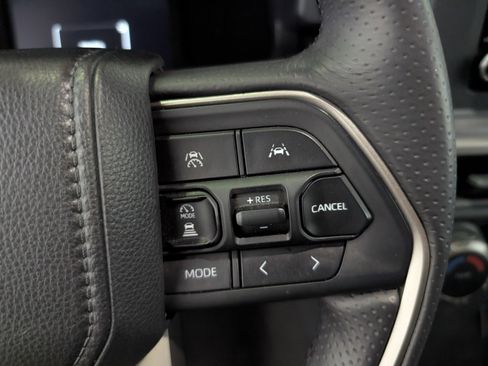 Used 2025 Toyota 4Runner SR5 image 17