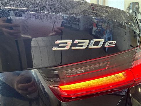 Used 2024 BMW 330e xDrive image 21