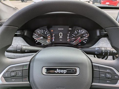 New 2025 Jeep Compass Sport image 27