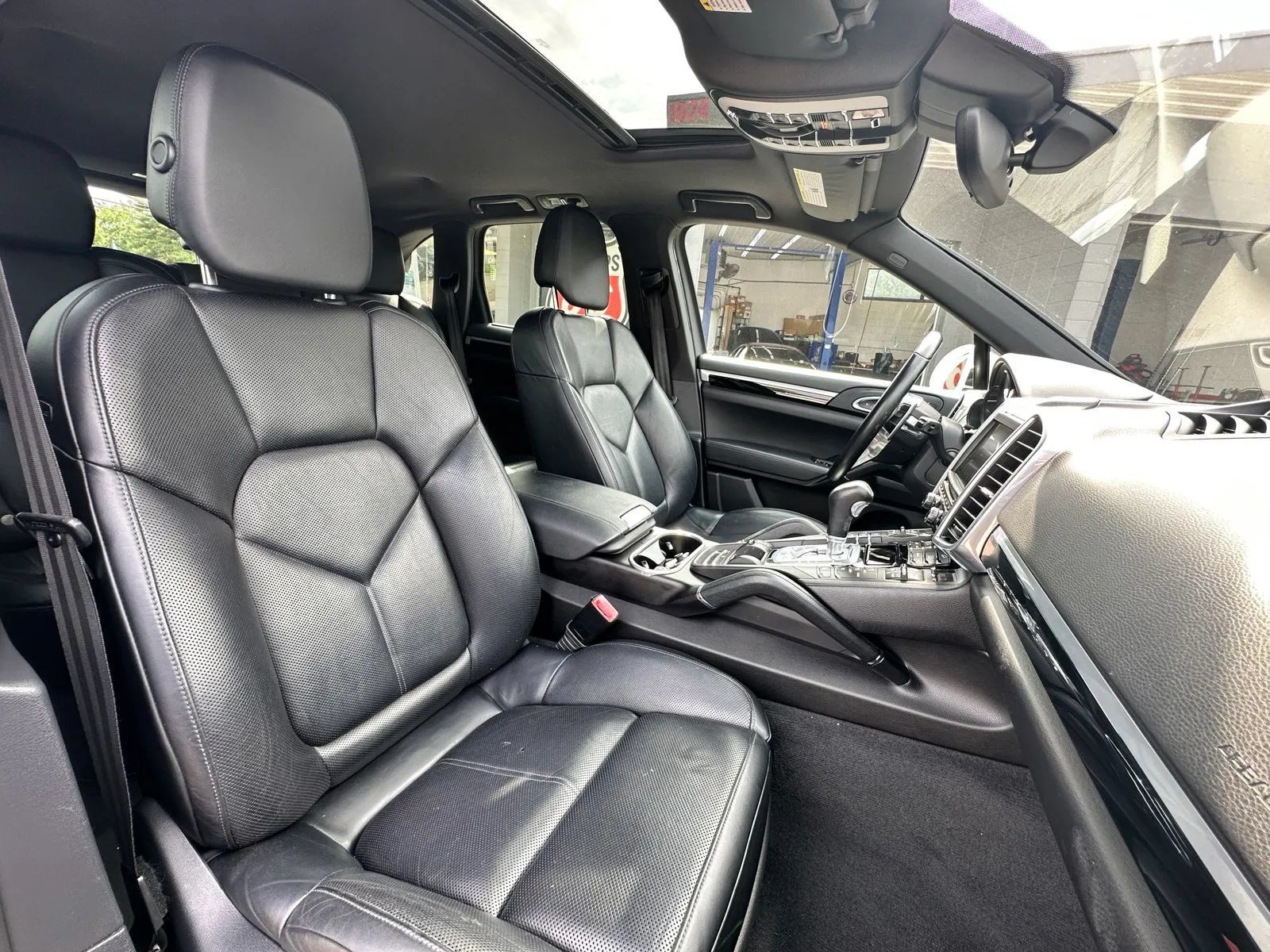 Used 2016 Porsche Cayenne AWD/4WD image 21