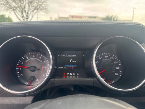 Used 2019 Ford Mustang Coupe image 6