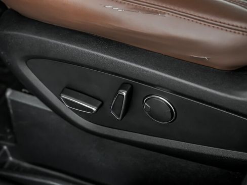 Used 2017 Lincoln MKX Reserve w/ Lincoln MKX Climate Package image 24