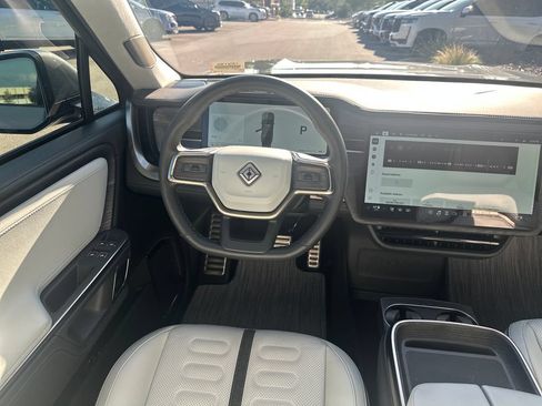 Used 2024 Rivian R1S Adventure AWD/4WD image 33