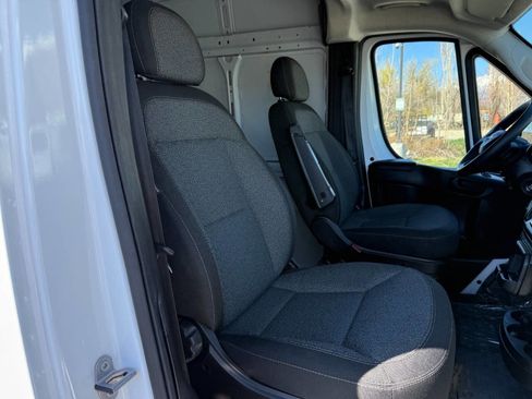 Used 2024 RAM ProMaster 2500 w/ Convenience Group FWD image 18