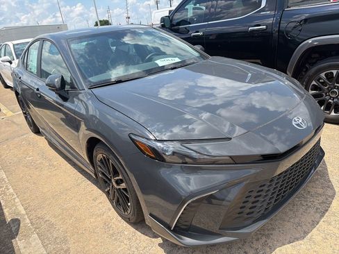 Used 2026 Toyota Camry SE FWD image 6