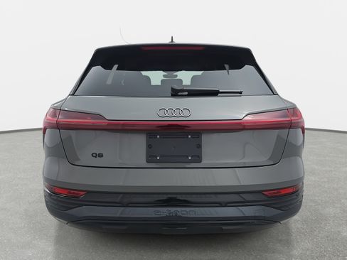 Used 2024 Audi Q8 e-tron Premium Plus w/ Premium Plus Package image 4