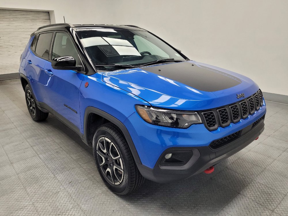 Used 2025 Jeep Compass Trailhawk AWD/4WD image 13