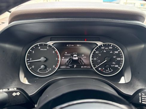 Certified 2023 Nissan Rogue SV w/ SV Premium B Package AWD/4WD image 5