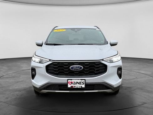 Used 2025 Ford Escape ST-Line Select AWD/4WD image 2