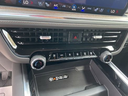 New 2026 Chevrolet Suburban High Country AWD/4WD image 26