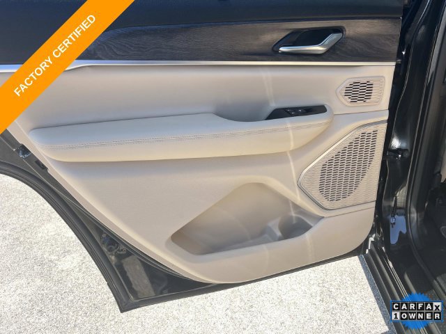 Certified 2025 Jeep Grand Cherokee L Limited w/ Luxury Tech Group II AWD/4WD image 19