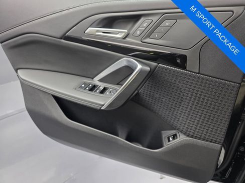 Used 2025 BMW X1 xDrive28i w/ M Sport Package AWD/4WD image 25