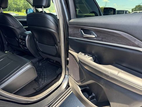 Used 2024 Jeep Grand Cherokee Limited AWD/4WD image 17