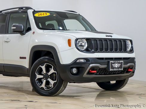 Used 2019 Jeep Renegade Trailhawk w/ Cold Weather Group II AWD/4WD image 2