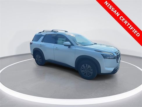 Certified 2025 Nissan Pathfinder SV image 2