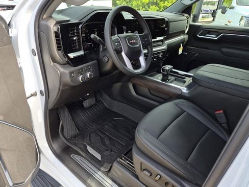 New 2026 GMC Sierra 1500 SLT AWD/4WD image 10