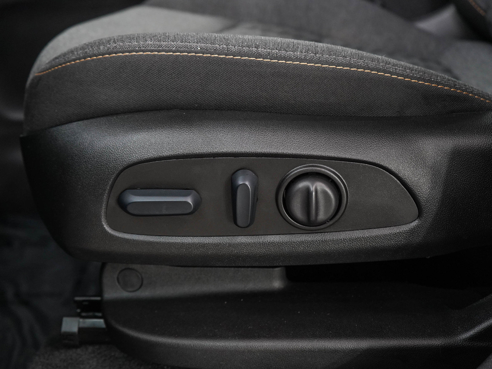 Used 2024 Chevrolet Equinox LT w/ LPO, Floor Liner Package AWD/4WD image 29