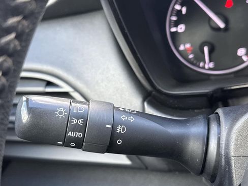 Used 2022 Subaru Outback Premium image 21