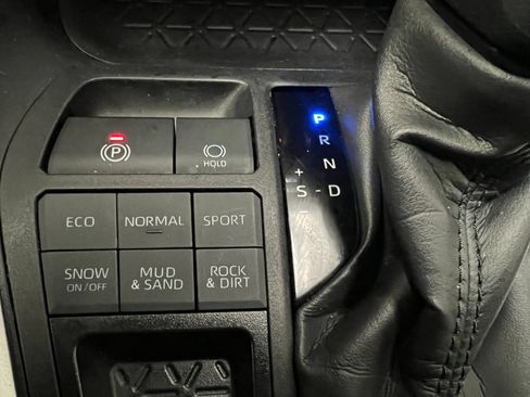 Used 2024 Toyota RAV4 LE image 41