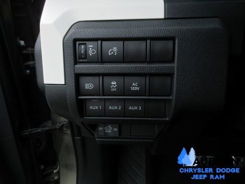 Used 2024 Toyota Tacoma TRD Sport w/ TRD Sport Upgrade Package image 32