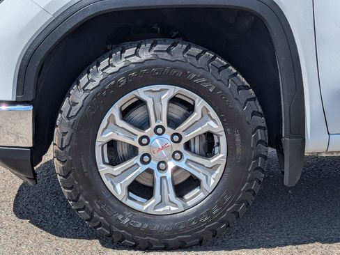 Used 2025 GMC Sierra 1500 SLT AWD/4WD image 38