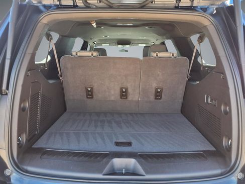 Used 2022 GMC Yukon XL SLT w/ SLT Luxury Package image 15