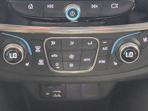 Used 2023 Chevrolet Traverse High Country w/ LPO, Floor Liner Package AWD/4WD image 18