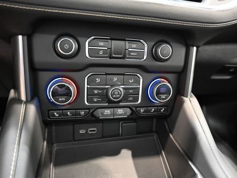 Used 2023 Chevrolet Tahoe Premier AWD/4WD image 18