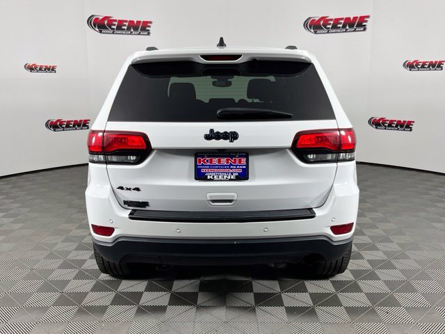 Used 2018 Jeep Grand Cherokee Laredo AWD/4WD image 7