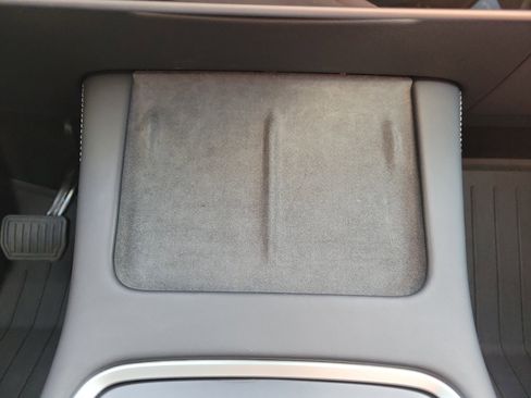 Used 2023 Tesla Model Y Long Range image 32