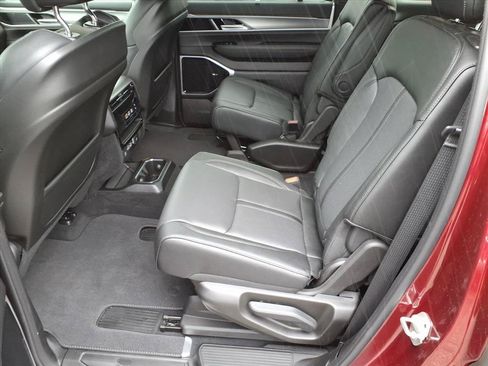 New 2026 Jeep Grand Wagoneer Limited AWD/4WD image 13