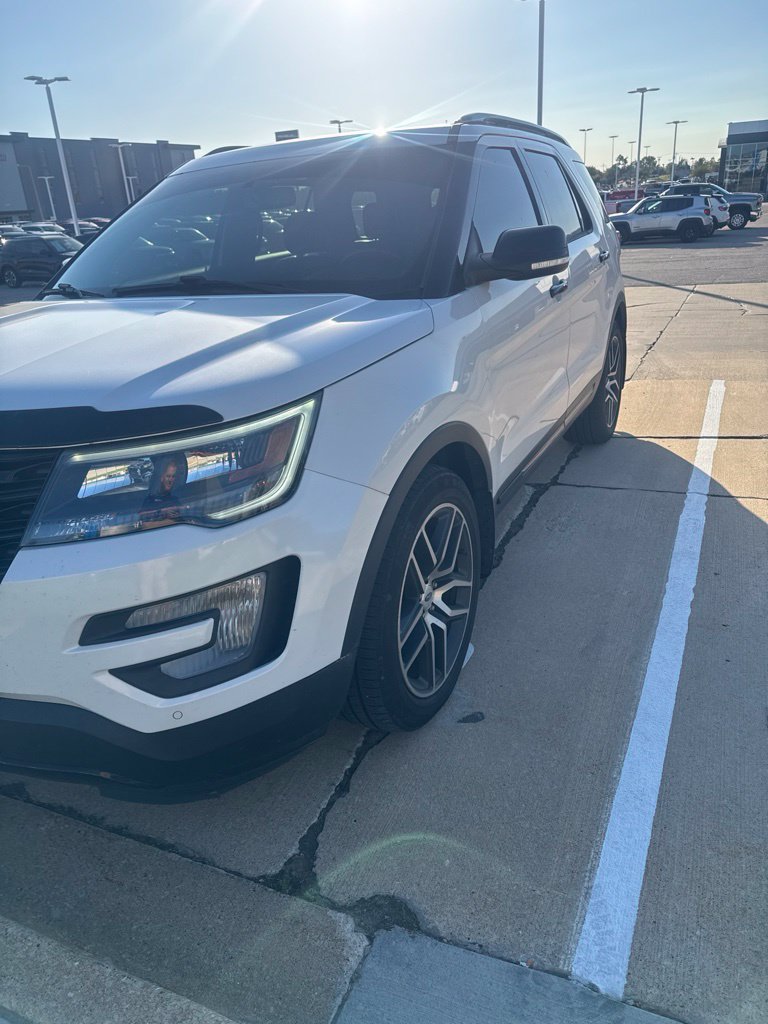 Used 2017 Ford Explorer Sport w/ Equipment Group 401A AWD/4WD image 7