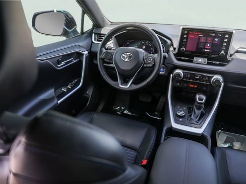 Used 2021 Toyota RAV4 XSE AWD/4WD image 29