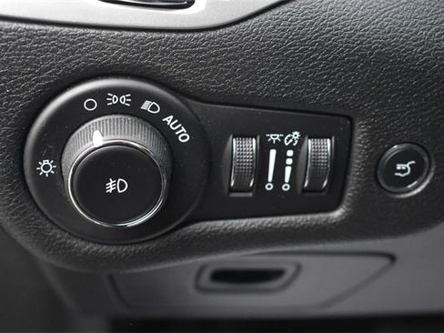 Used 2016 Jeep Cherokee Trailhawk w/ Comfort/Convenience Group image 26