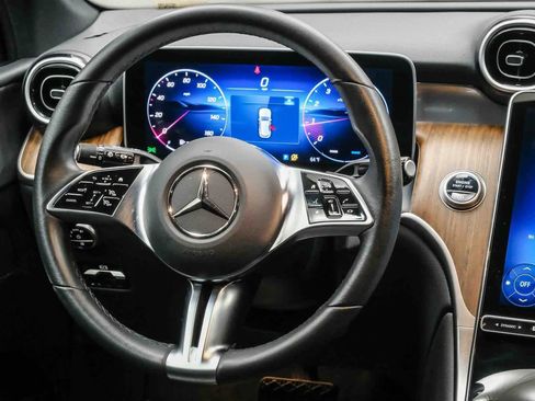 Certified 2025 Mercedes-Benz GLC 300 image 15