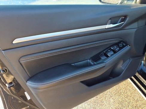 Certified 2023 Nissan Altima 2.5 SV w/ SV Premium Package image 10