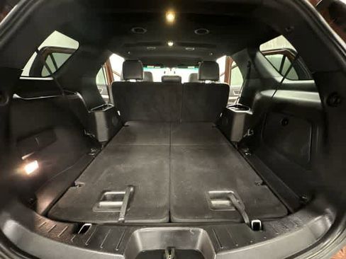 Used 2017 Ford Explorer XLT w/ Equipment Group 202A AWD/4WD image 27