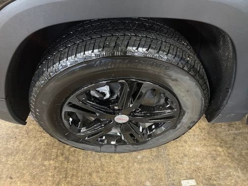 Certified 2024 GMC Terrain SLE w/ Driver Convenience Package image 26