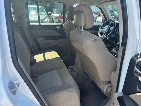 Used 2014 Jeep Patriot Sport FWD image 14