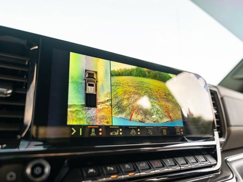 Used 2025 Chevrolet Silverado 1500 ZR2 image 28